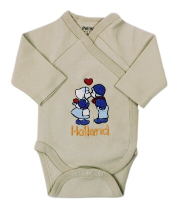 Romper kissing couple, zand