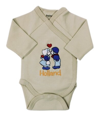 Romper kissing couple, zand